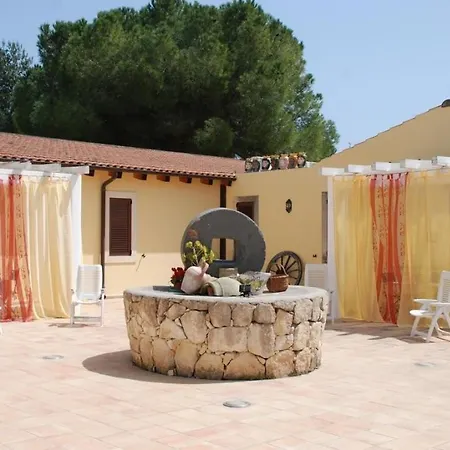 Апартаменты Punta Milocca Sleeps 2 Wifi Terrauzza